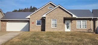 126 Columbus Dr, Punxsutawney, PA 15767
