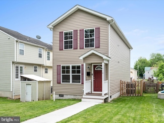 418 S Charles St, Charles Town, WV 25414