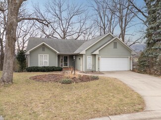 1051 Foxcroft Cir SW, Rochester, MN 55902
