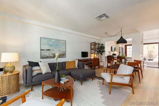 8666 Villa la Jolla Dr Unit 3, La Jolla, CA 92037