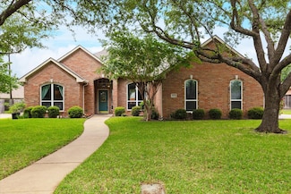 1612 Twin Oaks Dr, Cleburne, TX 76033