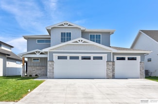 28480 Laurel Cir, Valley, NE 68064