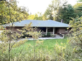 9901 Gifford Rd, Amherst, OH 44001