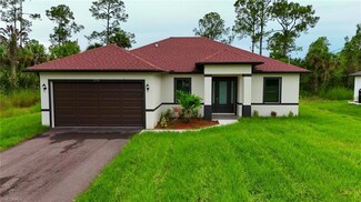 2390 6th Ave NE, Naples, FL 34120