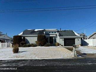 815 Anchor Dr, Forked River, NJ 08731
