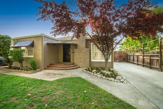 938 N Vagedes Ave, Fresno, CA 93728