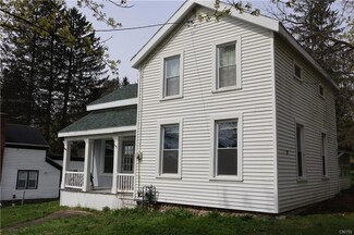 33 Warren St, Tully, NY 13159