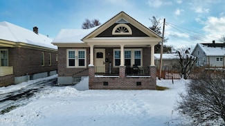 81 Edgecomb St, Albany, NY 12209