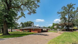 559 N Elm St, Frankston, TX 75763