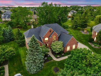 17532 Williamsburg Ct, Northville, MI 48168