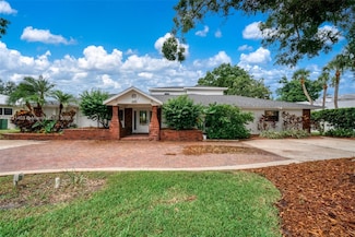 2551 Lakeview Dr, Sebring, FL 33870