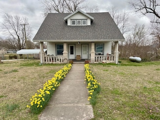 140 E Monroe St, Walnut Grove, MO 65770