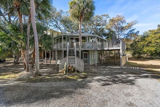 613 Pompano St, Edisto Island, SC 29438