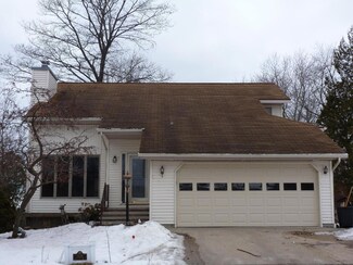 1326 Lakeview Dr, Alpena, MI 49707