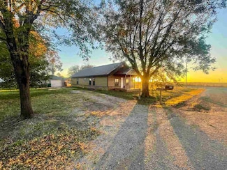 519 W Ponca St, Garber, OK 73738