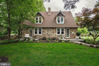 35 Orchard Ln, Berwyn, PA 19312