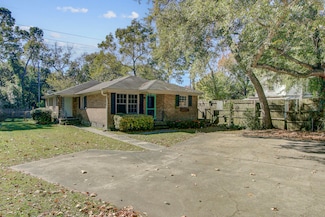 1751 Pinckney Park Dr, Charleston, SC 29407