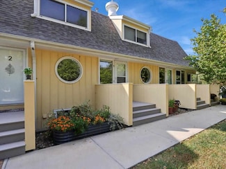 3201 Muscatine Ave Unit 3, Iowa City, IA 52240