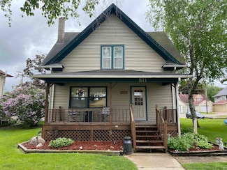 811 E Water St, Decorah, IA 52101