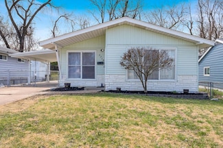 3716 Comstock Dr, Saint Louis, MO 63125