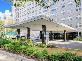 555 Kappock St Unit 10R, Bronx, NY 10463