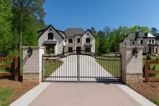 10765 Shallowford Rd, Roswell, GA 30075