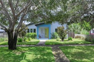 2637 Bayside Dr S, St. Petersburg, FL 33705