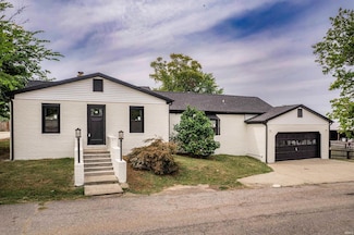 21 N Montgomery St, Poseyville, IN 47633
