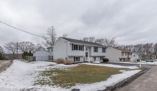 21 Jaffrey St, Johnston, RI 02919