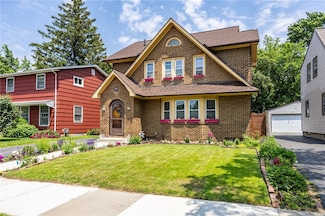 108 Iroquois St, Rochester, NY 14609