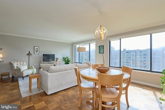 2501 Calvert St NW Unit 809, Washington, DC 20008