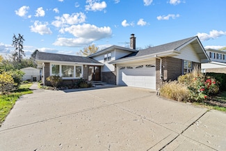 2430 S Shag Bark Trail, Arlington Heights, IL 60005