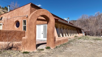 134 Upper Embargo Rd, Questa, NM 87556