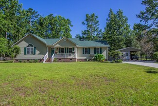 335 Morgan Cove Dr, Burgaw, NC 28425