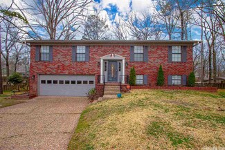 11 Royal Ct, Little Rock, AR 72211
