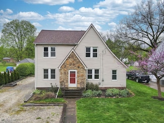 3221 Killian Rd, Uniontown, OH 44685