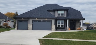 9334 S Arbor Creek Dr, Oak Creek, WI 53154