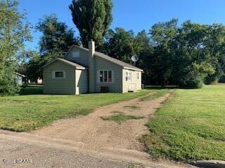 120 6th Ave S, Edinburg, ND 58227