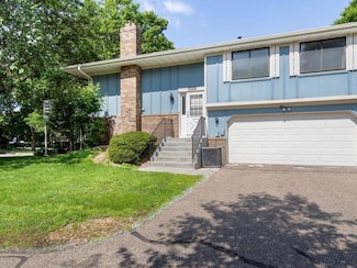 6855 Macbeth Ct, Woodbury, MN 55125
