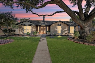 13530 Knottinghill Dr, Sugar Land, TX 77498