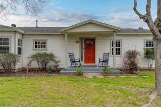 510 S Olive St, Fredericksburg, TX 78624