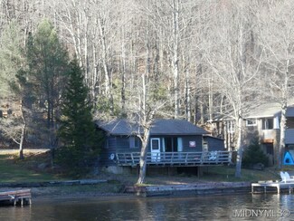 352 Hollywood Rd, Old Forge, NY 13420