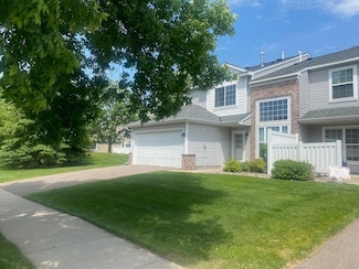 312 Wagon Wheel Ln Unit 16, Chaska, MN 55318