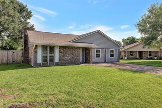 1313 Bonnieville Dr, Highlands, TX 77562