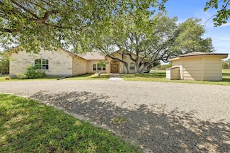 217 Circle Oaks Dr, Burnet, TX 78611