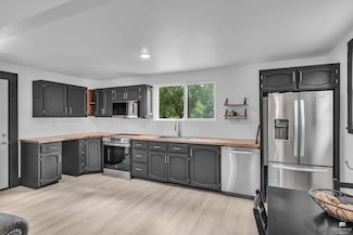 823 Colorado St, Manhattan, KS 66502