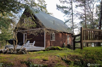 863 Chinook Way, Center Island, WA 98221