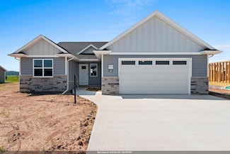 464 Emerald Isle Ct, Wrightstown, WI 54180