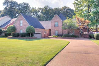 8868 E Plantation Oaks Dr, Cordova, TN 38018