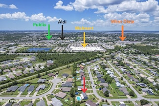 812 E Pine Forest Dr, Lynn Haven, FL 32444